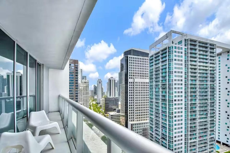 Property building, Day, View (from property/room), Balcony/Terrace, Living room, Seating area, City view