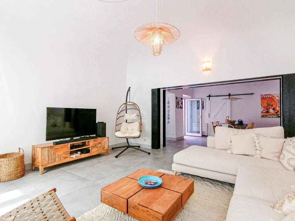 Communal lounge/ TV room, Living room