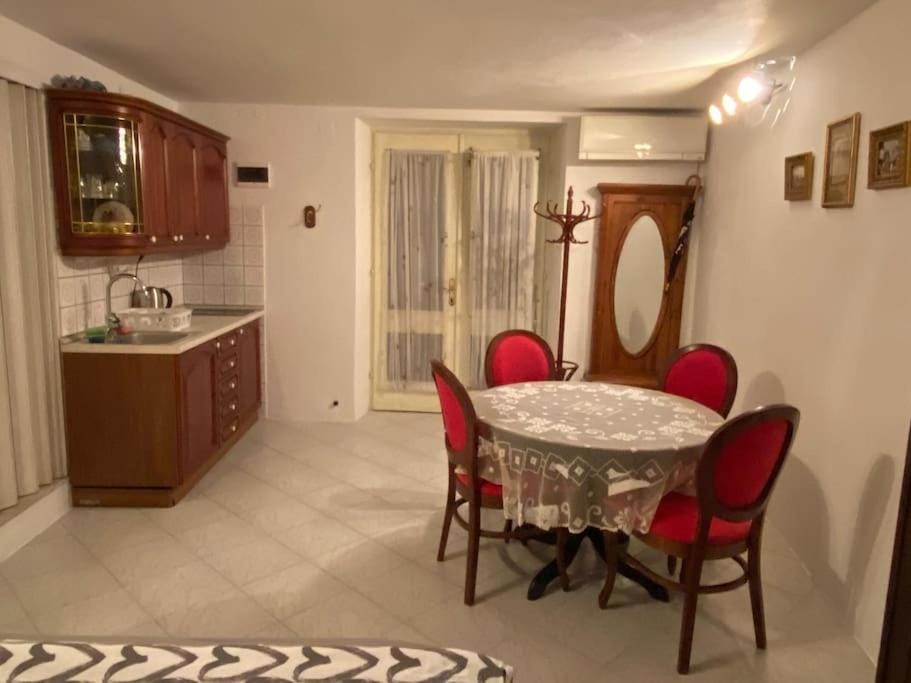 'Round the Corner Apartment in Piran