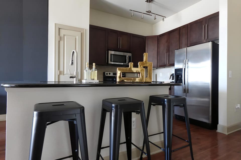 Kitchen or kitchenette, Dining area, oven, pet friendly, stove