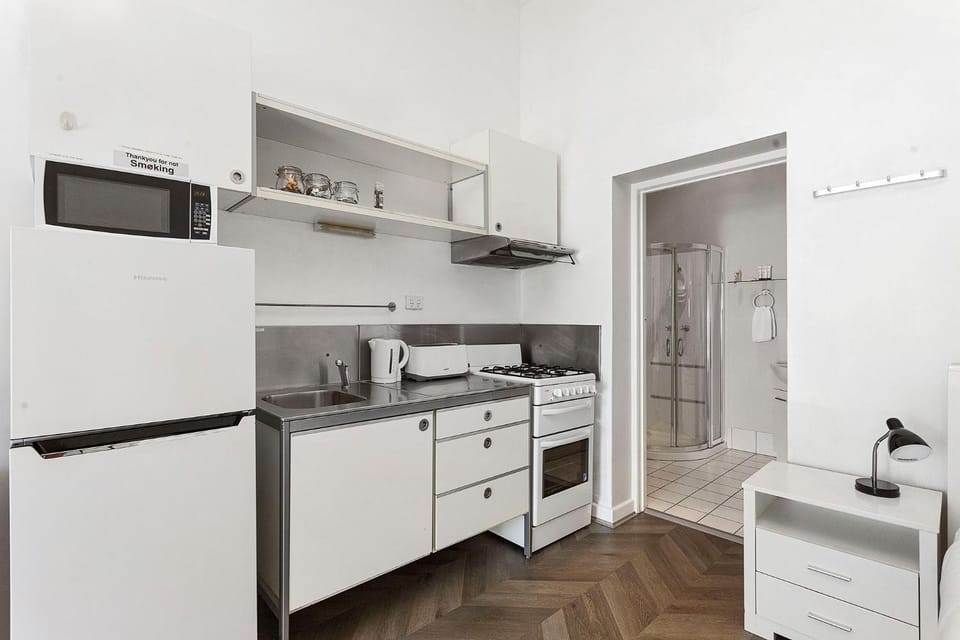 Kitchen or kitchenette, oven