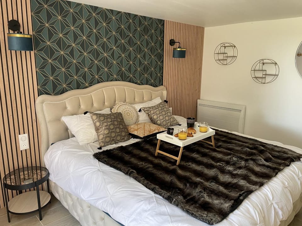 Suite d'amour et détente jacuzzi, sauna et massage Apartment in Fontainebleau