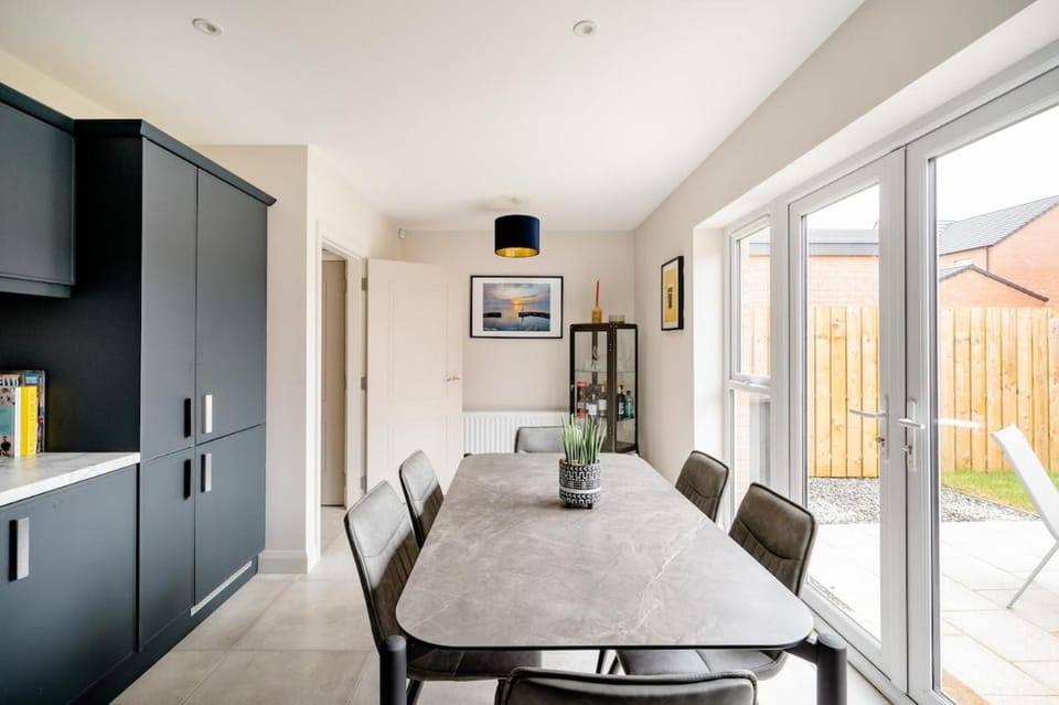 Double Room in Luxury High Trees Development Vacation rental in Northern Ireland