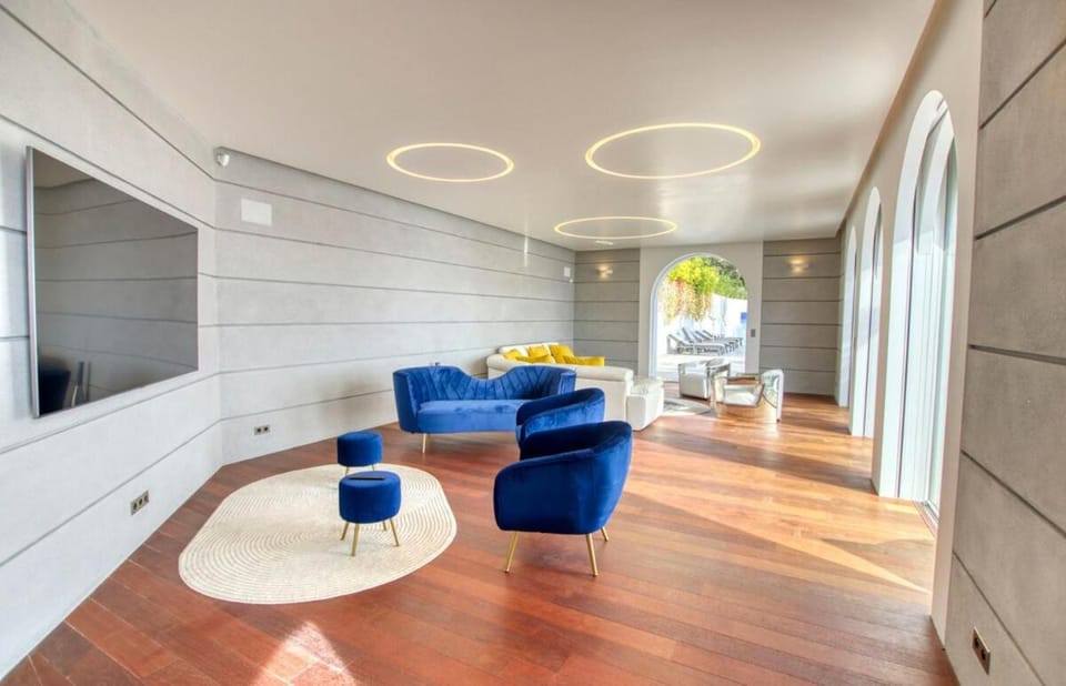 Communal lounge/ TV room, Living room