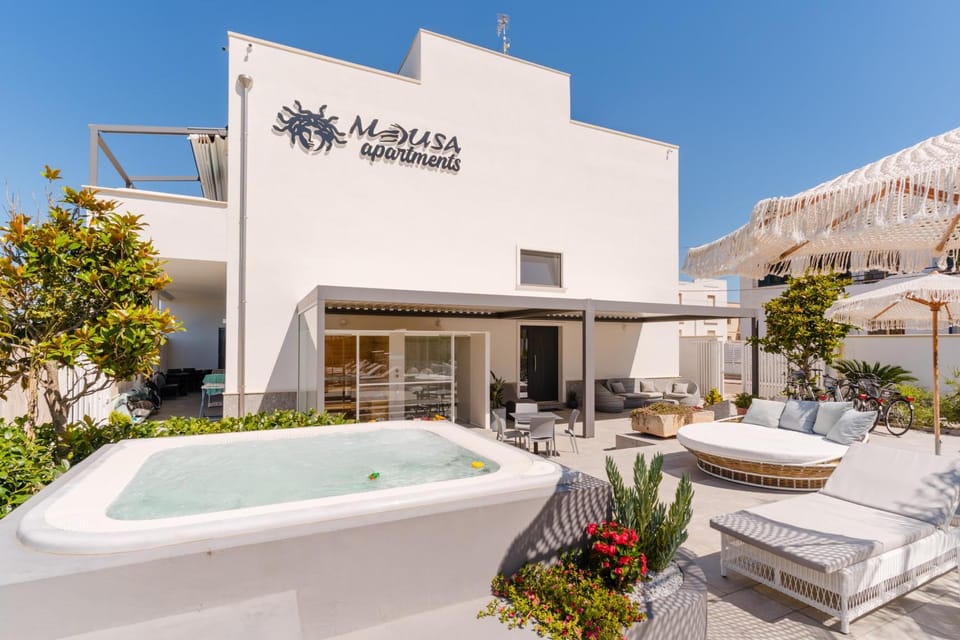 Property building, Patio, Hot Tub