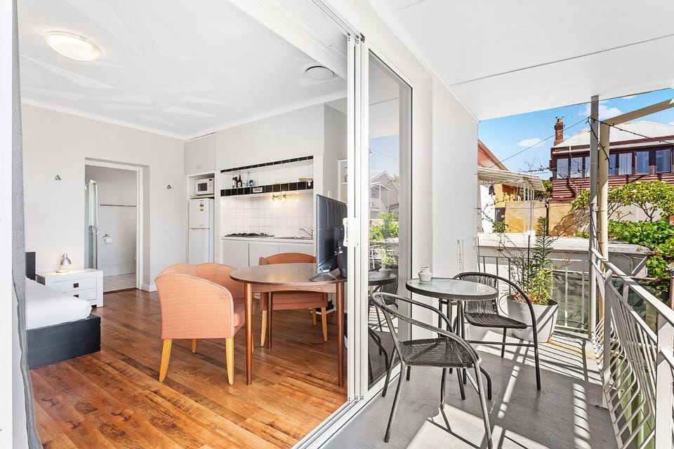 Urban Studio, Steps from Fremantle's Heart Apartment in Perth