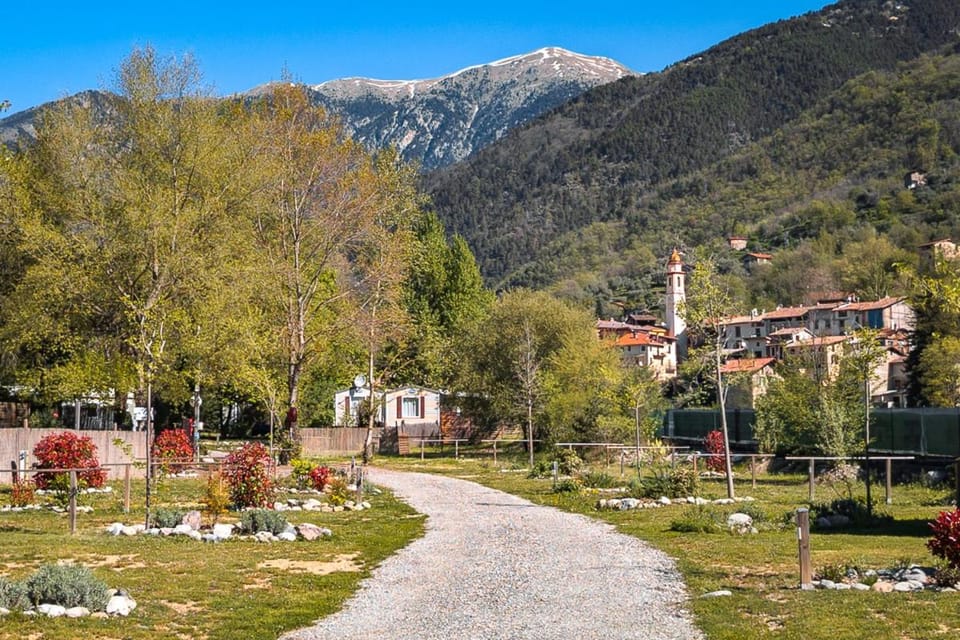 Garden, Landmark view, Mountain view
