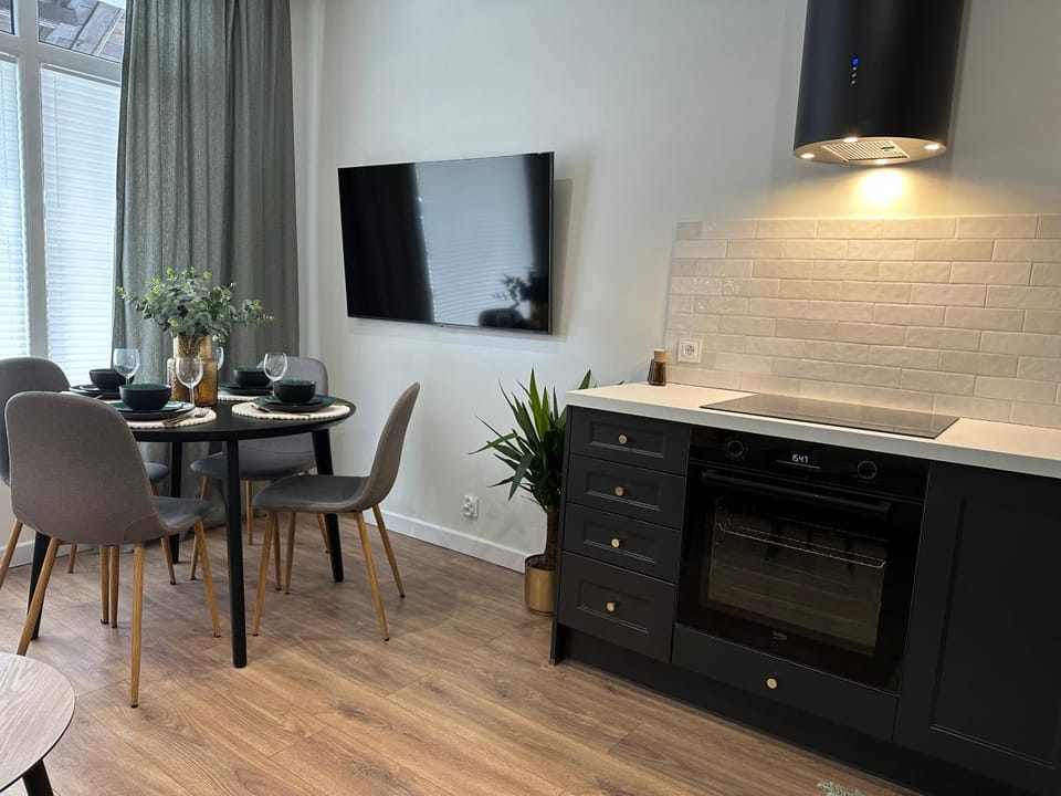 TV and multimedia, Kitchen or kitchenette, Seating area, Dining area