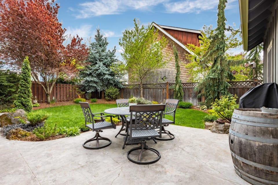 Neighborhood Nest home House in Hood River