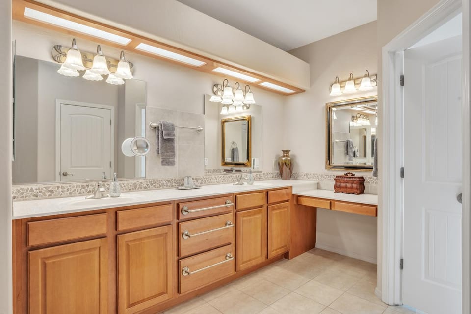 Prescott Luxury Home near Golf Course, Embry Riddle and Airport home House in Prescott