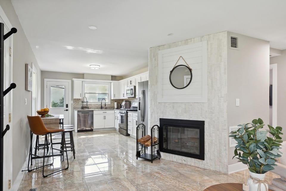 Charming Contemporary Family Home House in Glenview