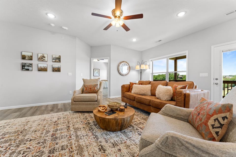 TEE House At Stonebridge condo Apartment in Table Rock Lake