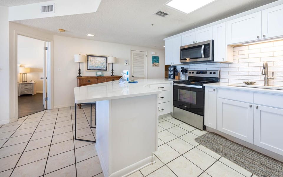 Phoenix X 709 Apartment in Ono Island