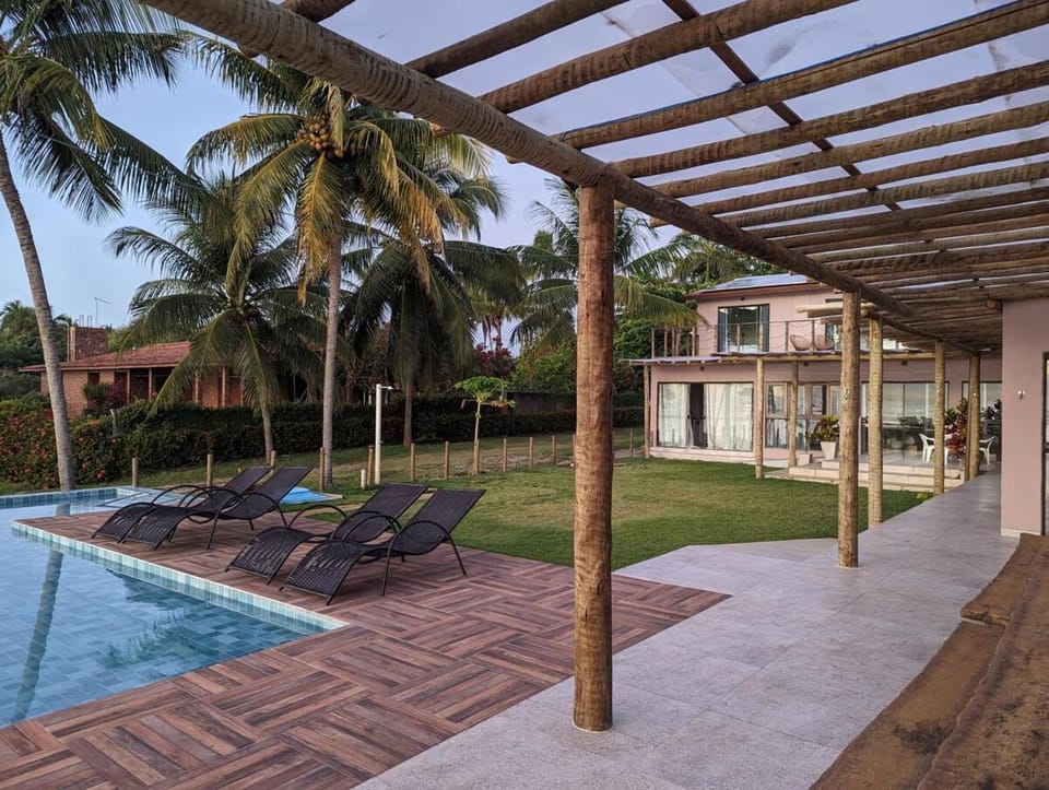Shower, Property building, BBQ facilities, Garden, Balcony/Terrace, Garden view, Pool view