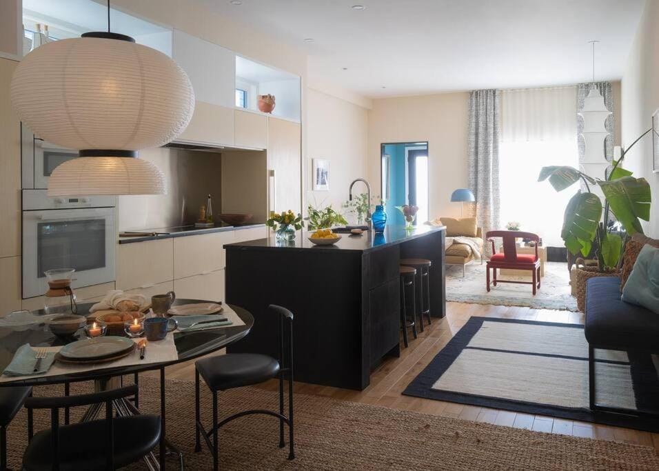 Kitchen or kitchenette, Living room, Seating area, Dining area, minibar, pet friendly, stove