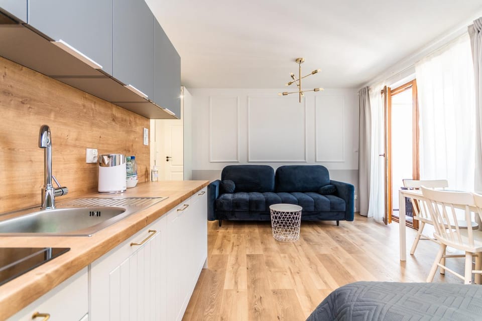 Kitchen or kitchenette, Seating area
