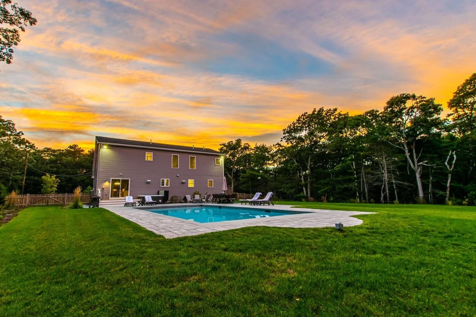 Heated Saltwater Pool Hot Tub House in Eastham