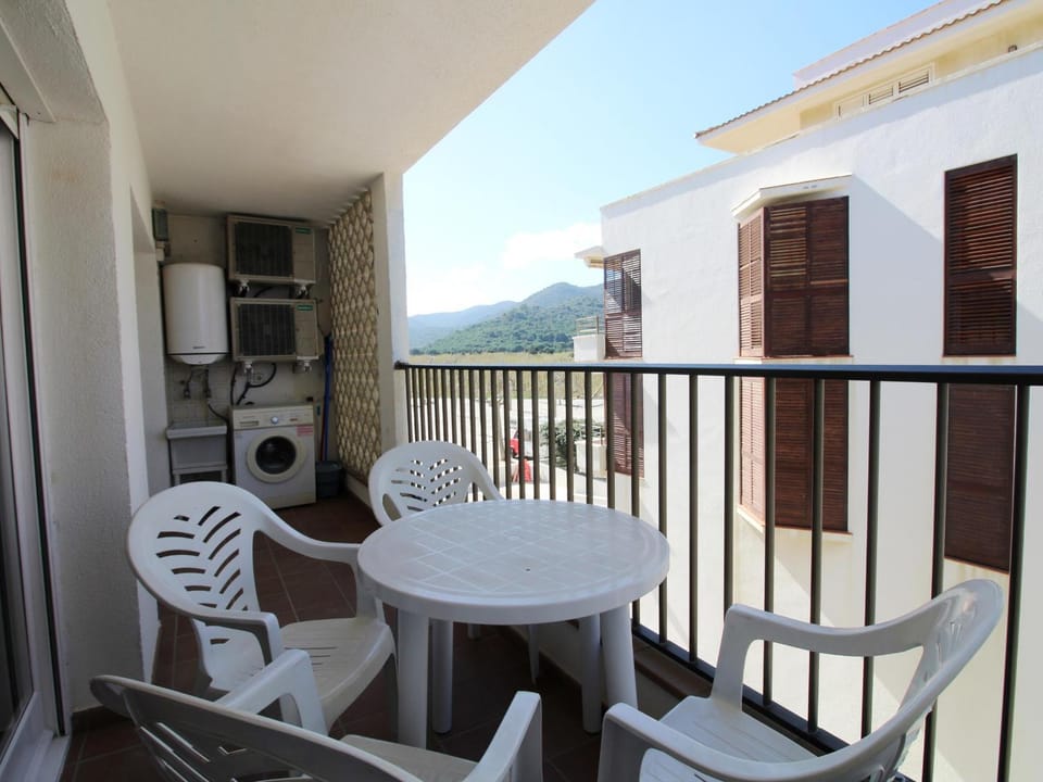 Apartamento frente al mar, 1 habitación, estacionamiento y Wi-Fi - ES-228-55 Apartment in Alt Empordà