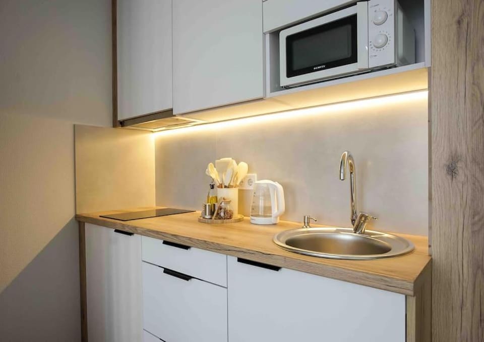 Studio with Sea View, Pool & Parking - White Sails, New Boulevard Apartment in Batumi