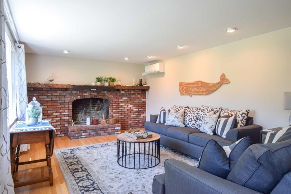 4 Mins to Bayside Beaches House in North Eastham