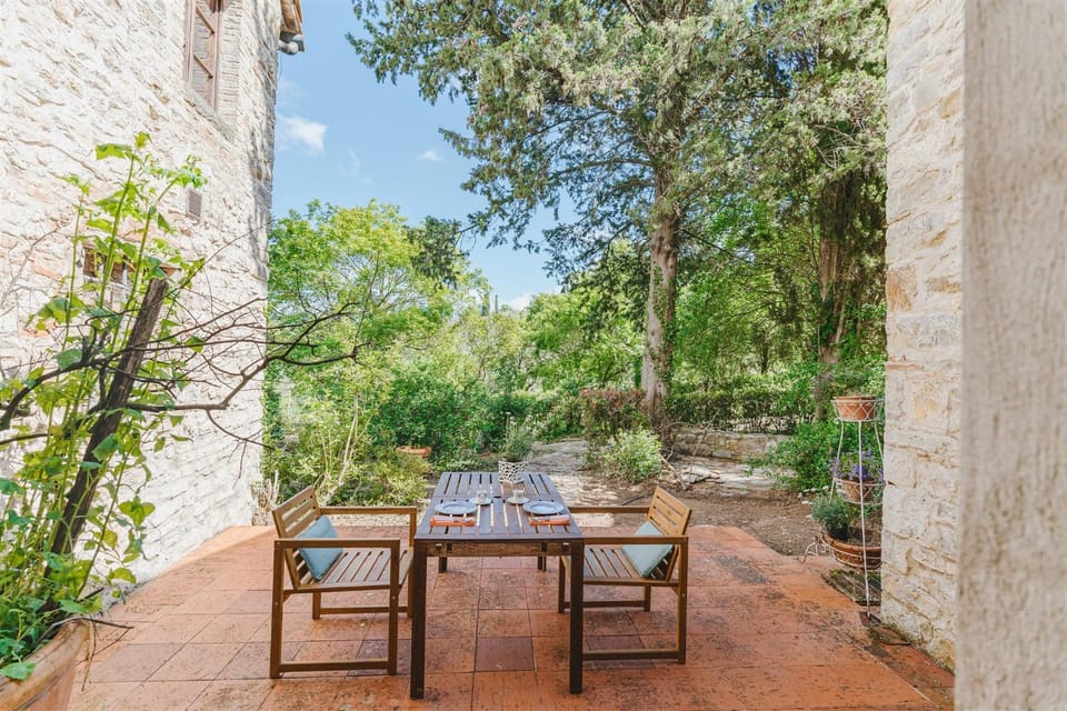 Patio, Day, Garden, Dining area, Garden view