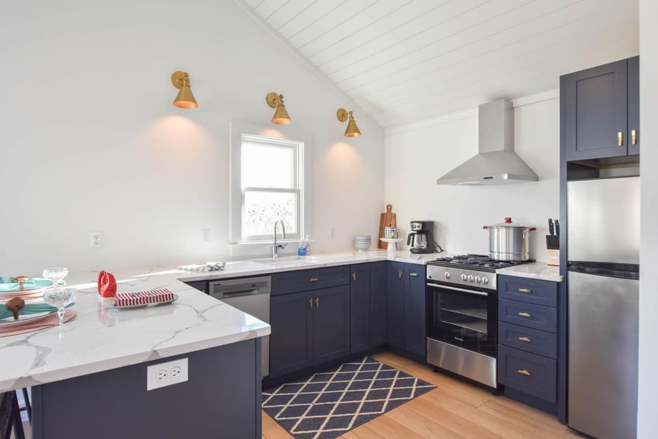 Newly Renovated Cottage on Town Cove House in Orleans
