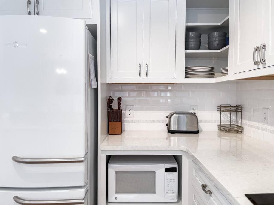 Kitchen or kitchenette, toaster