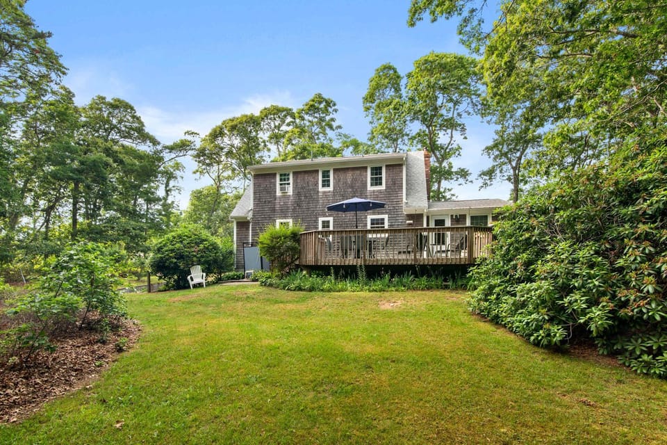 Minutes to Bayside Beaches House in North Eastham
