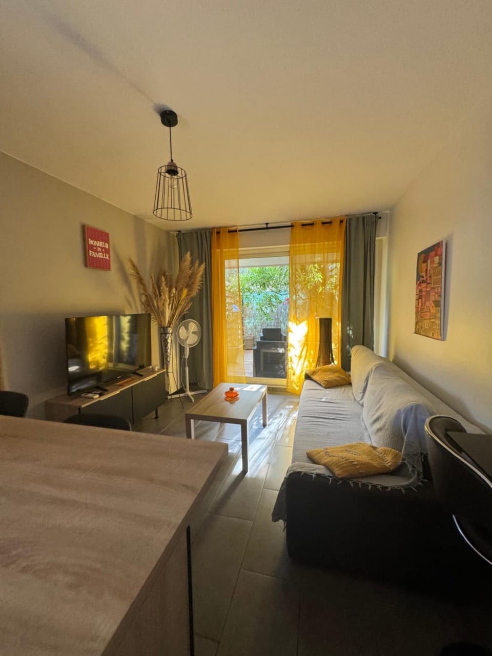 Agréable T2 traversant RDC avec terrasse - balcon - Parking 2 places - Clim portative Apartment in Montpellier