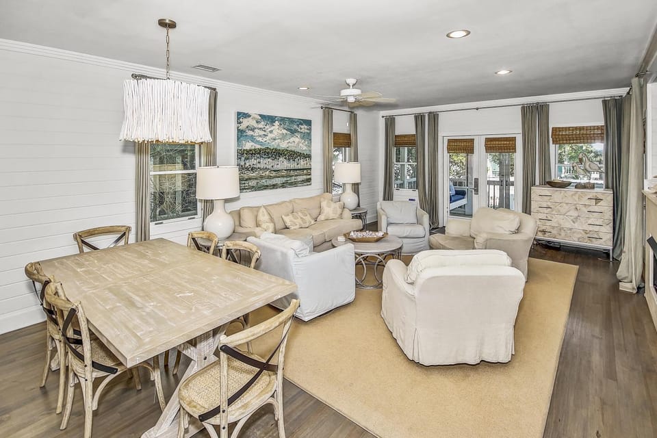 Short Distance to the White Sandy Beaches, Rendezvous Main House Carriage in Seaside home House in Seaside