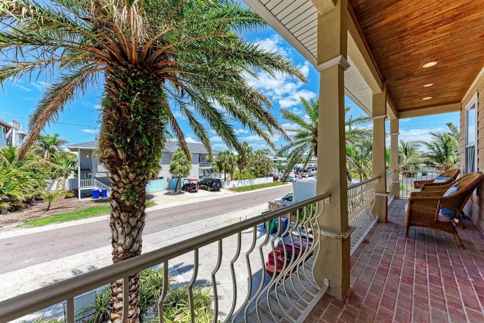 Once Upon A Time managed by Beach Retreats House in Anna Maria Island
