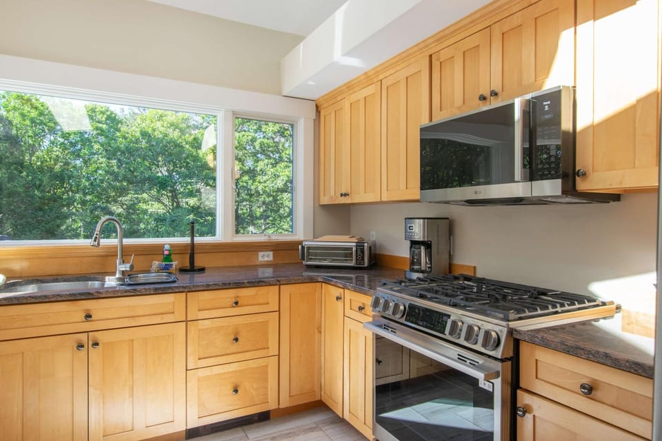 Home by National Seashore with Bball Court House in Wellfleet
