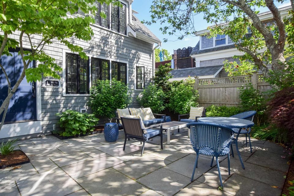 NEW AC 1 Bedroom w Private Deck & Patio House in Provincetown