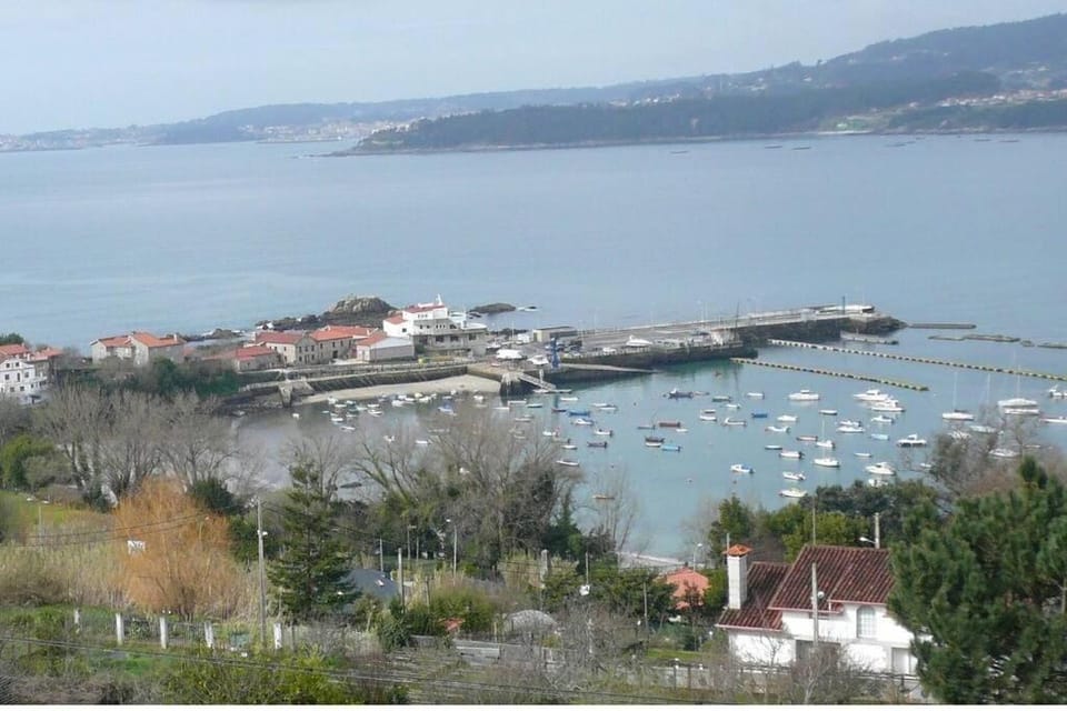 Piso vistas al mar 2. Playa Aguete. Rías Baixas Apartment in O Morrazo