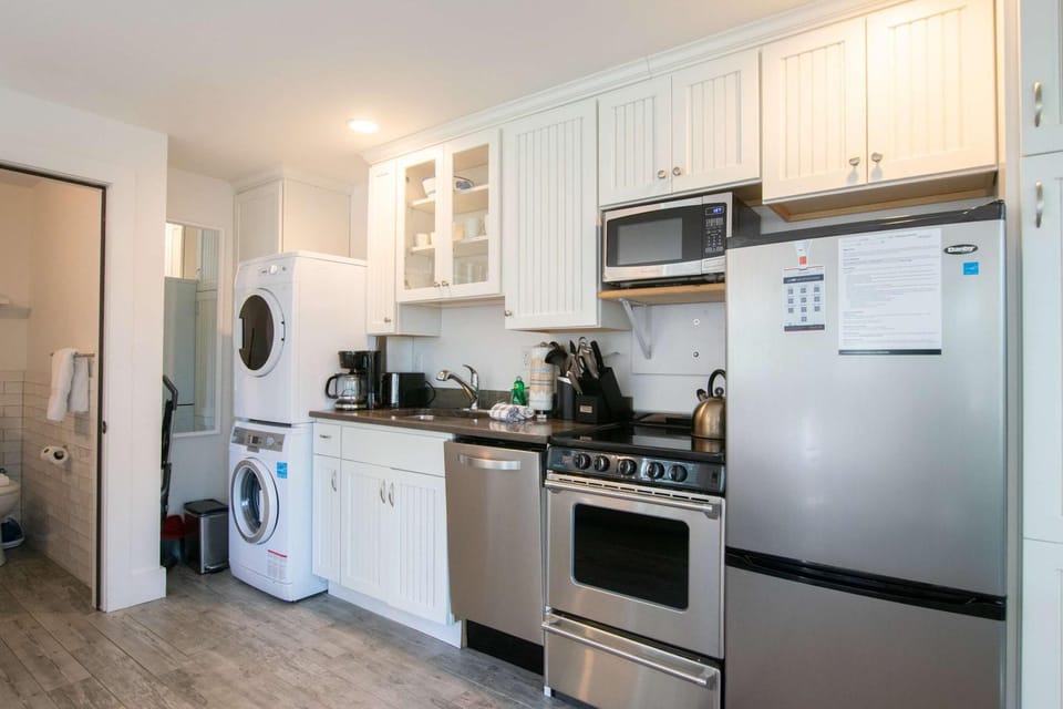 East End Condo w Beach Access House in Provincetown