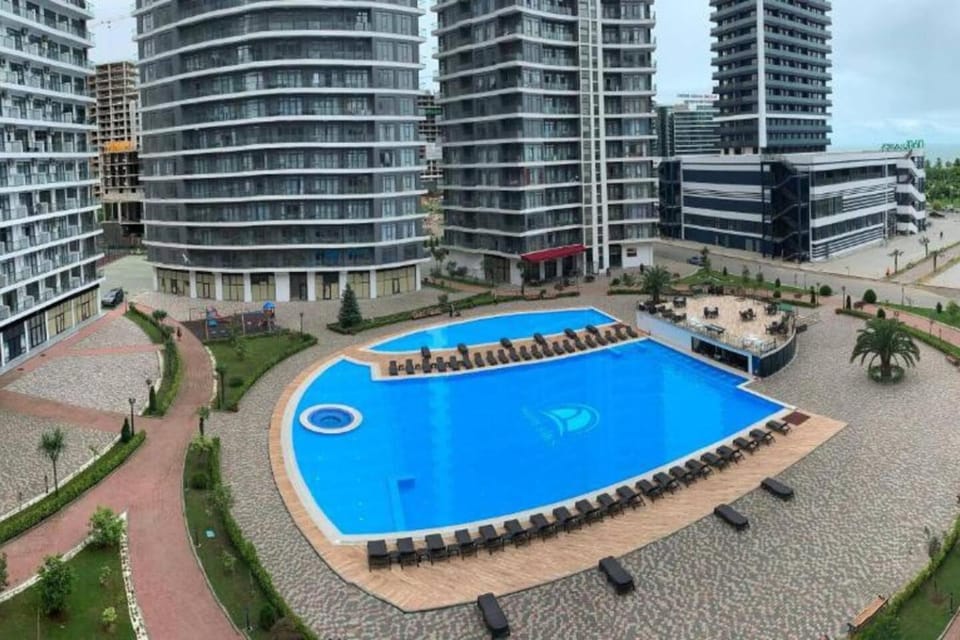 Studio on 12th Floor with Sea View, Pool & Parking - White Sails, New Boulevard Apartment in Batumi