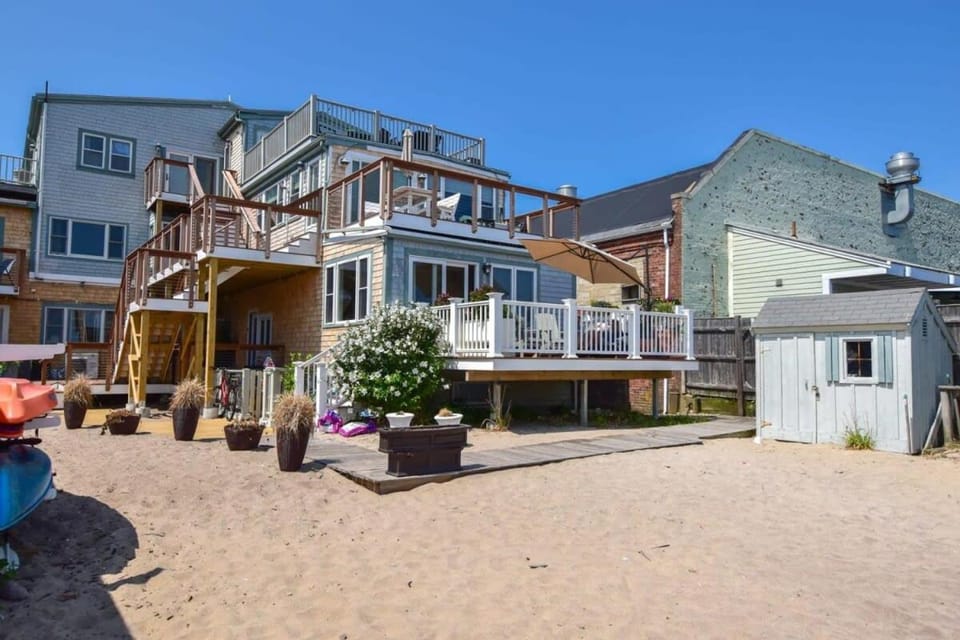 Renovated Oceanfront Penthouse House in Provincetown
