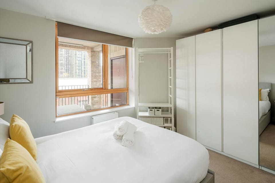 Shiny & Comfy stay with Underground links nearby! Apartment in London