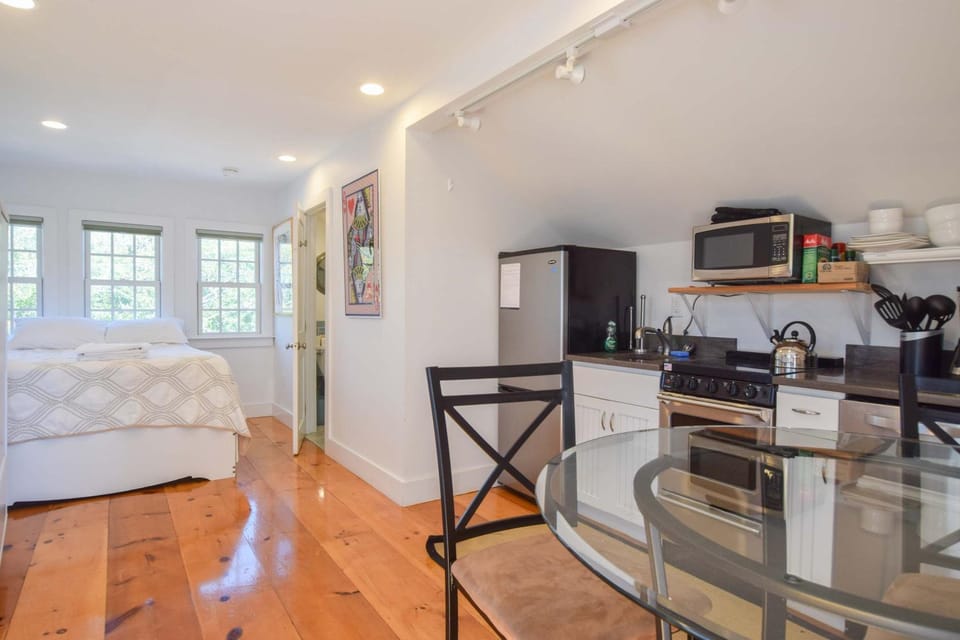 East End Condo w Beach Access House in Provincetown
