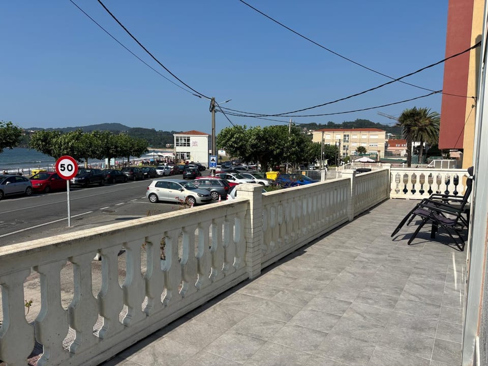 Piso primera línea playa Miño/La Coruña Apartment in O Eume