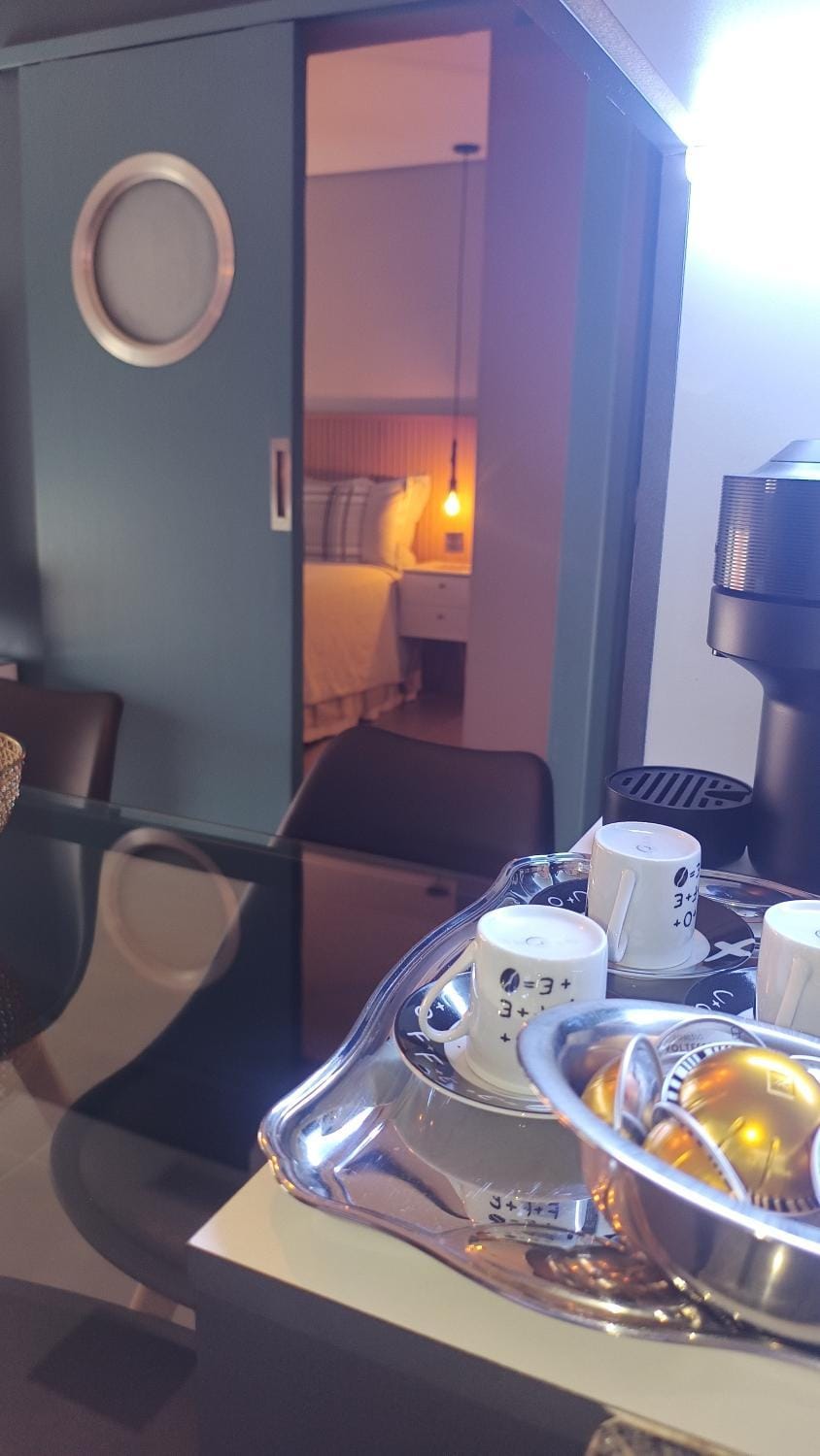 Living room, Food and drinks, Seating area, Dining area, Food