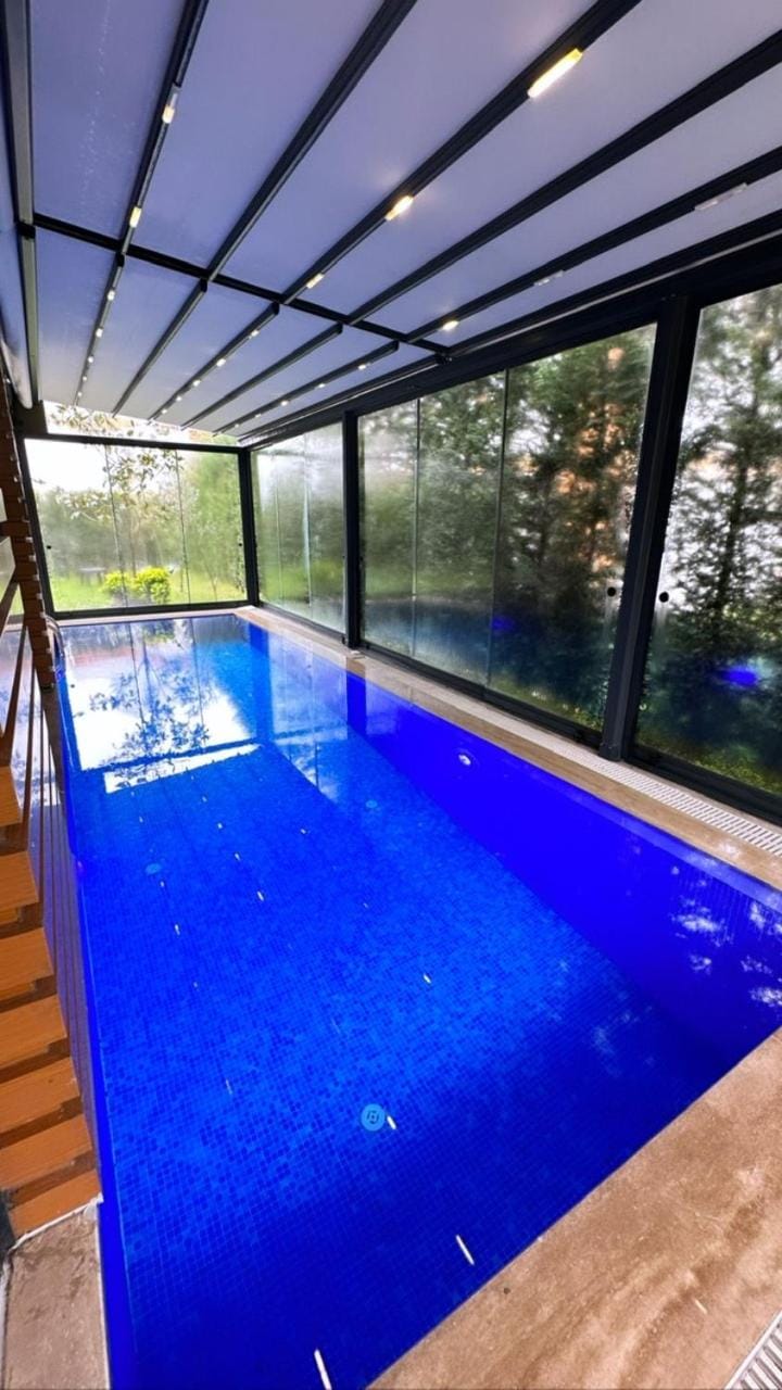 Swimming pool, Swimming pool