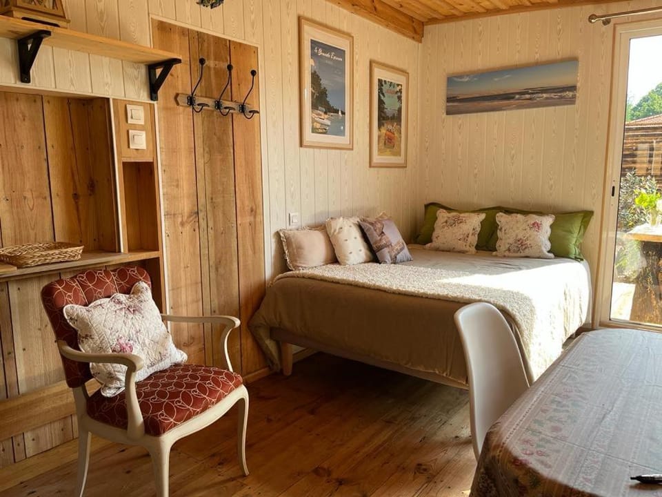 Photo of the whole room, Internal: Not applicable to any particular room