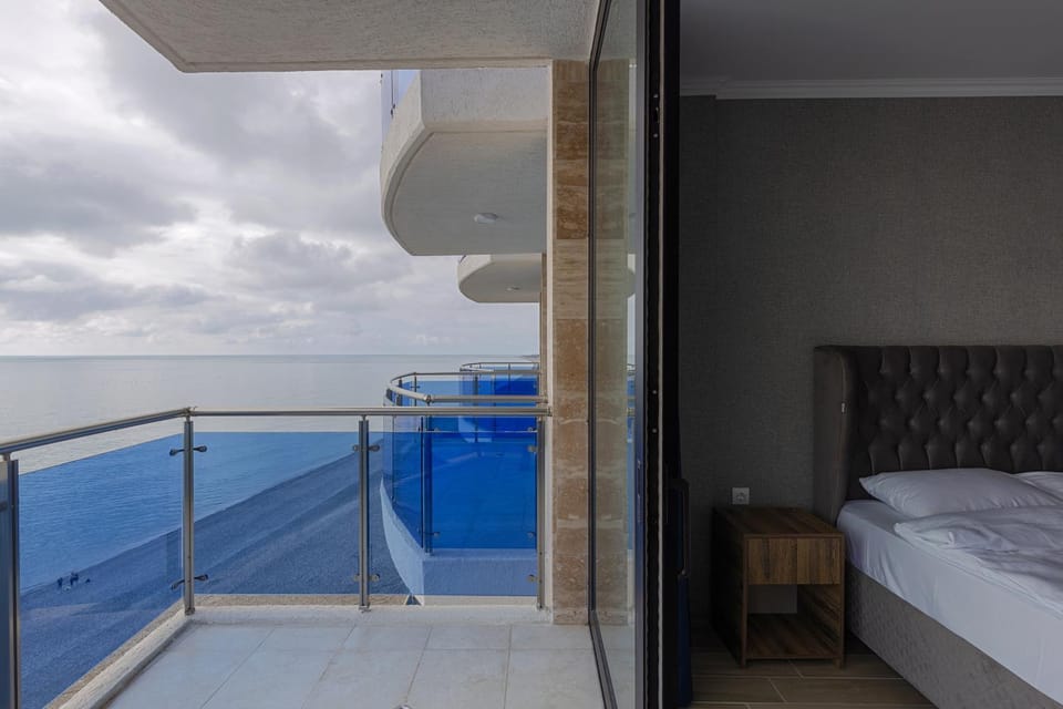 Bed, Natural landscape, View (from property/room), Balcony/Terrace, Bedroom, Sea view
