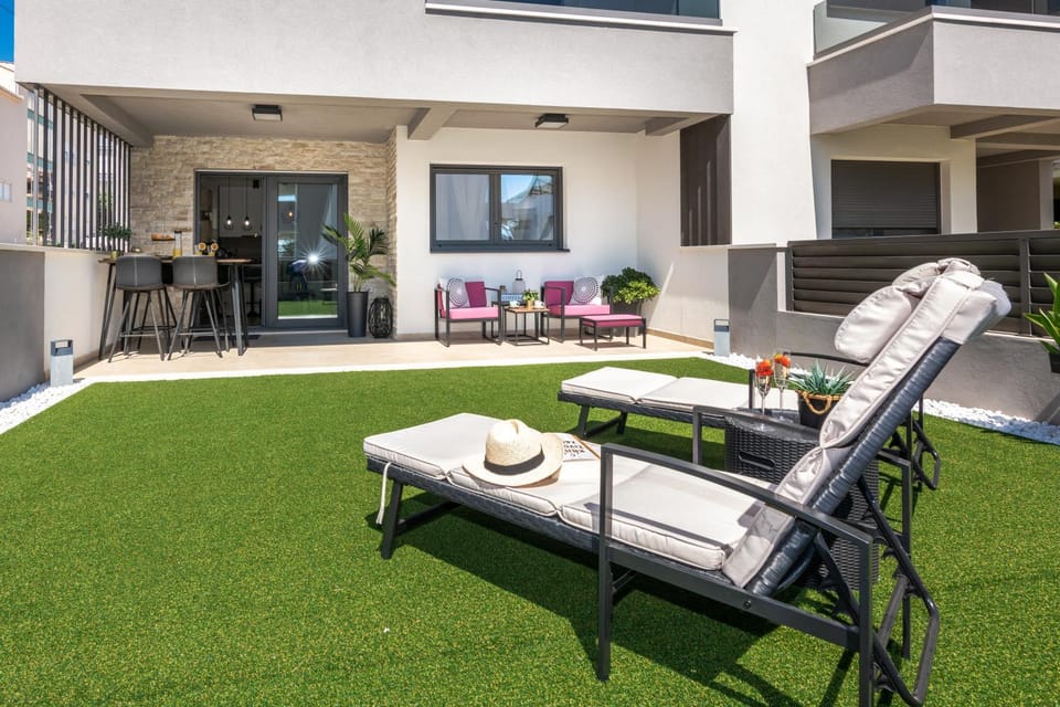 Garden, sunbed