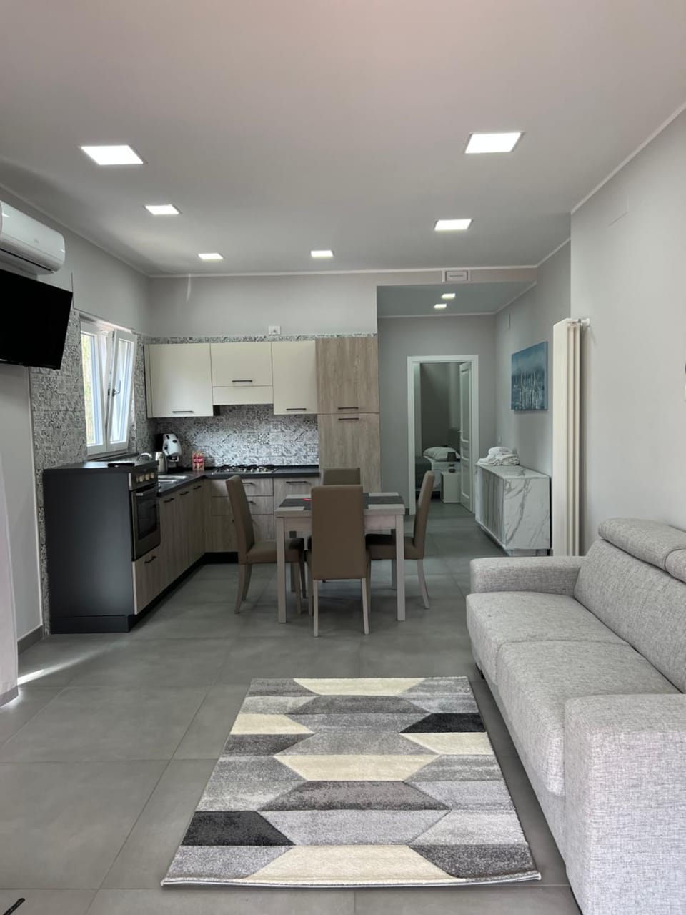 TV and multimedia, Kitchen or kitchenette, Living room, Seating area, Dining area, pet friendly, stove