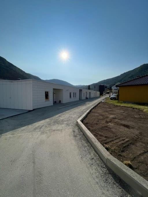 Property building, Neighbourhood