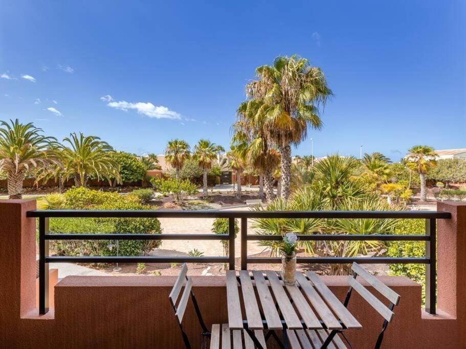 La Tejita Beach and Pool Apartment in Abona