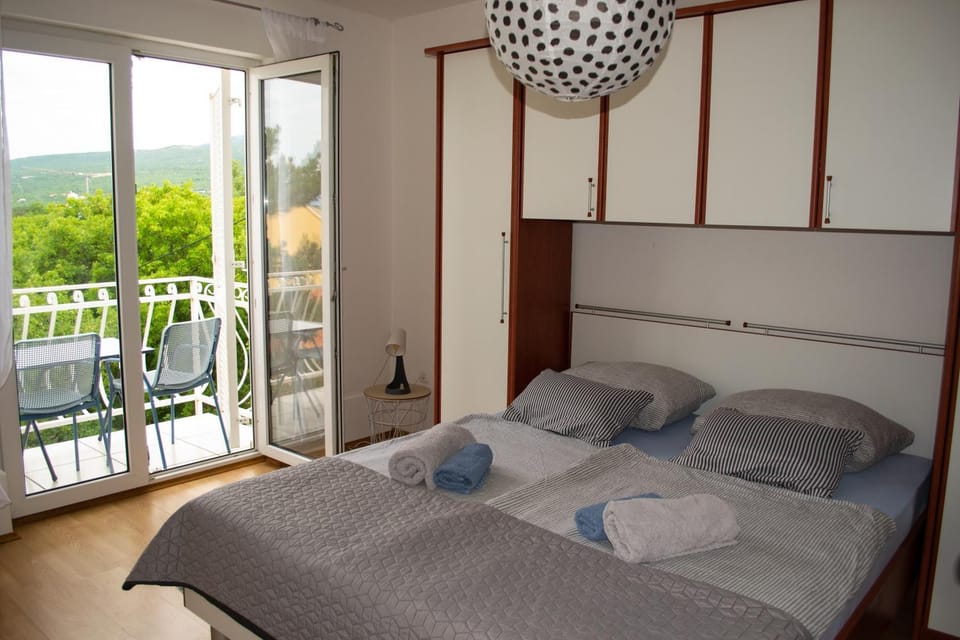 Bed, View (from property/room), Balcony/Terrace, Bedroom, towels