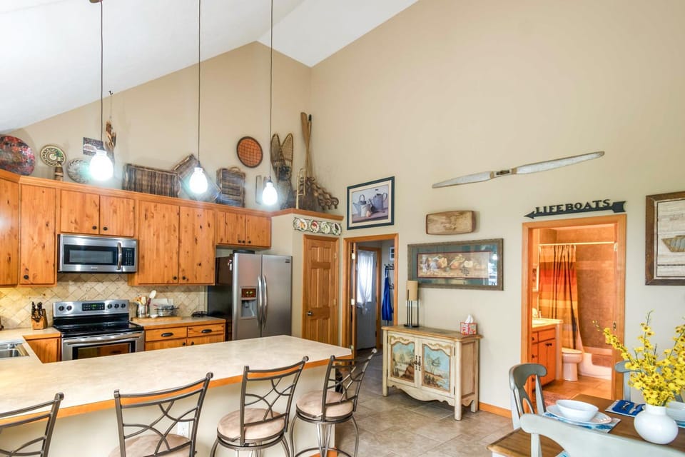 Waterfront Johnson Lake Getaway w/ Fire Pit! House in Nebraska